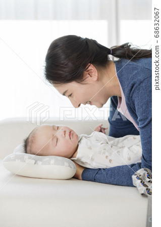 Modern young family concept, young mother and father with newborn 218 Modern young family concept, young mother and father with newborn 218 68632067