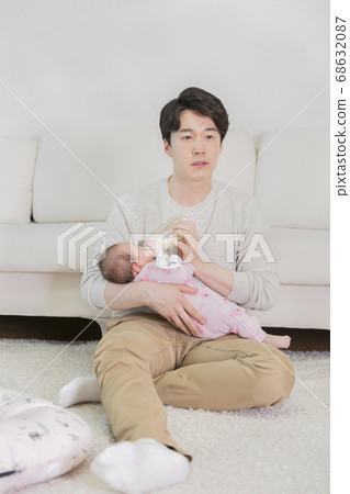 Modern young family concept, young mother and father with newborn 504 Modern young family concept, young mother and father with newborn 504 68632087
