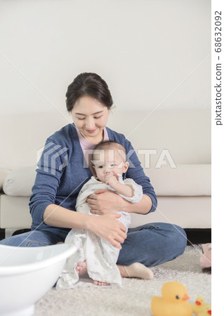 Modern young family concept, young mother and father with newborn 209 Modern young family concept, young mother and father with newborn 209 68632092