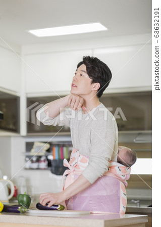 Modern young family concept, young mother and father with newborn 538 Modern young family concept, young mother and father with newborn 538 68632191
