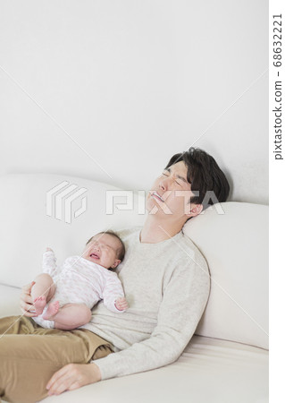 Modern young family concept, young mother and father with newborn 499 Modern young family concept, young mother and father with newborn 499 68632221