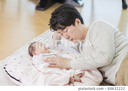 Modern young family concept, young mother and father with newborn 503 Modern young family concept, young mother and father with newborn 503 68632222