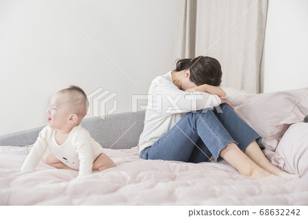 Modern young family concept, young mother and father with newborn 331 Modern young family concept, young mother and father with newborn 331 68632242