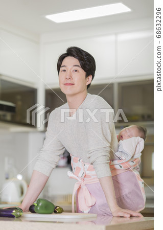 Modern young family concept, young mother and father with newborn 441 Modern young family concept, young mother and father with newborn 441 68632296