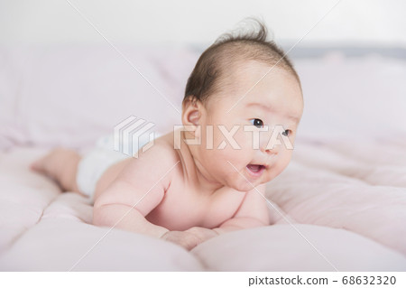 Modern young family concept, young mother and father with newborn 023 Modern young family concept, young mother and father with newborn 023 68632320