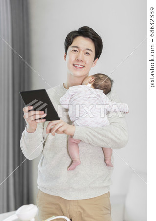 Modern young family concept, young mother and father with newborn 427 Modern young family concept, young mother and father with newborn 427 68632339