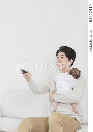 Modern young family concept, young mother and father with newborn 418 Modern young family concept, young mother and father with newborn 418 68632419