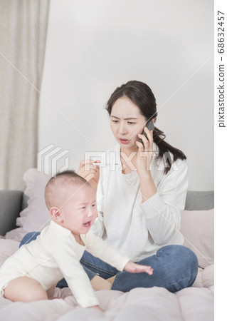 Modern young family concept, young mother and father with newborn 340 Modern young family concept, young mother and father with newborn 340 68632457