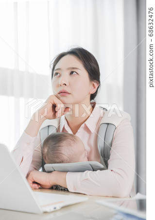 Modern young family concept, young mother and father with newborn 326 Modern young family concept, young mother and father with newborn 326 68632476