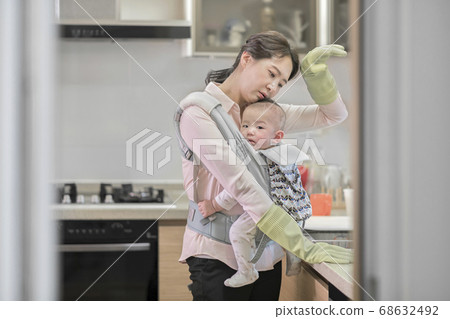 Modern young family concept, young mother and father with newborn 358 Modern young family concept, young mother and father with newborn 358 68632492