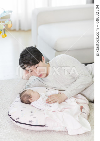 Modern young family concept, young mother and father with newborn 382 Modern young family concept, young mother and father with newborn 382 68632504