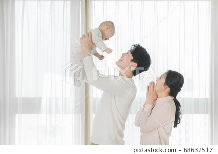 Modern young family concept, young mother and father with newborn 127 Modern young family concept, young mother and father with newborn 127 68632517