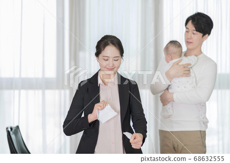 Modern young family concept, young mother and father with newborn 098 Modern young family concept, young mother and father with newborn 098 68632555