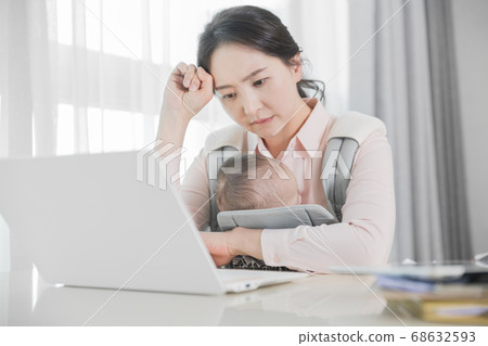 Modern young family concept, young mother and father with newborn 298 Modern young family concept, young mother and father with newborn 298 68632593