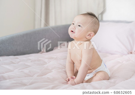 Modern young family concept, young mother and father with newborn 056 Modern young family concept, young mother and father with newborn 056 68632605