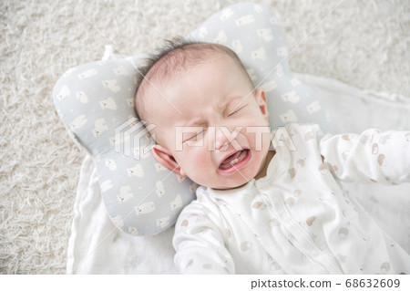 Modern young family concept, young mother and father with newborn 320 Modern young family concept, young mother and father with newborn 320 68632609