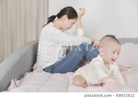 Modern young family concept, young mother and father with newborn 312 Modern young family concept, young mother and father with newborn 312 68632622