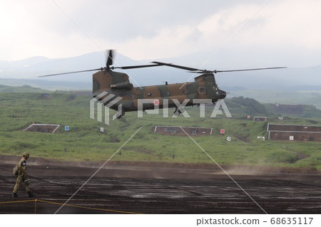 地面自衛隊CH-47運輸直升機 地面自衛隊CH-47運輸直升機 68635117
