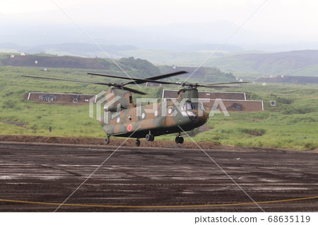 地面自衛隊CH-47運輸直升機 68635119