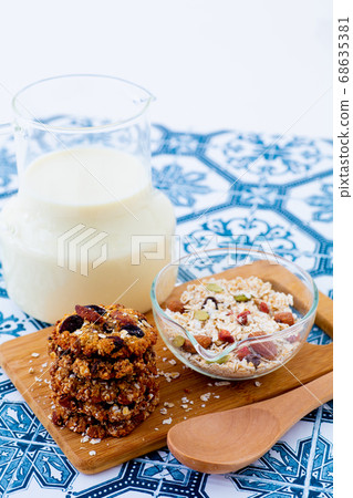 Oatmeal cookie breakfast image 68635381