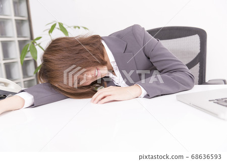 OL加班累了 OL加班累了 68636593