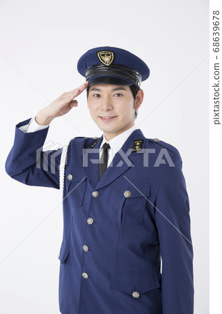 Male police officer Male police officer 68639678