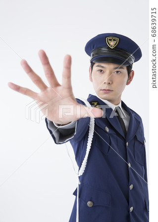 Male police officer Male police officer 68639715