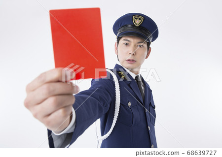 Male police officer 68639727