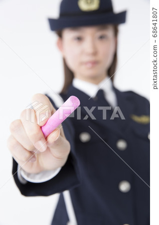 Female policeman 68641807