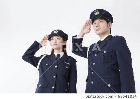 警察致敬 68641814