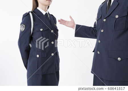 Police officers undergoing practical training Police officers undergoing practical training 68641817
