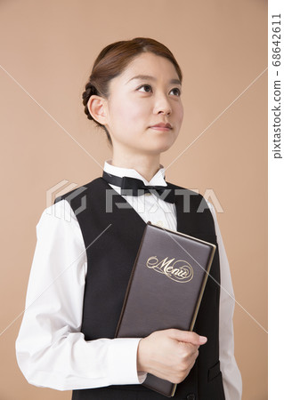 sommelier image sommelier image 68642611