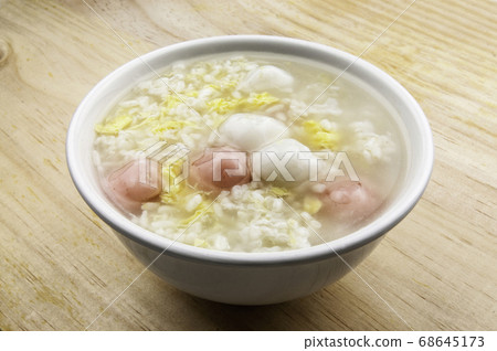 Sweet wine stuffed dumplings Sweet wine stuffed dumplings 68645173