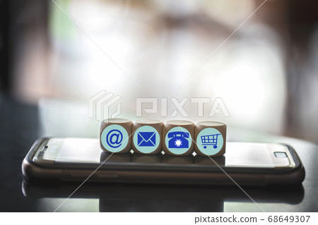 emoticon icons online symbol on smartphone , Quick connection concept on the phone emoticon icons online symbol on smartphone , Quick connection concept on the phone 68649307
