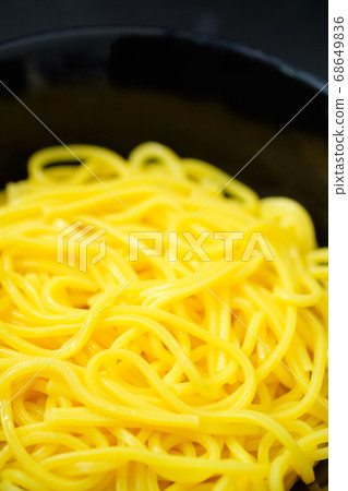 Close up boiled yellow noodles. Close up boiled yellow noodles. 68649836