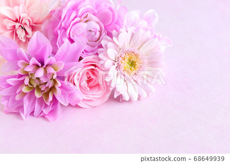 Purple flower arrangement Purple flower arrangement 68649939