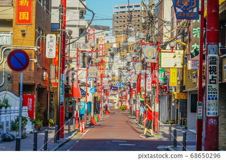 Yokohama Chinatown in the early morning 68650296