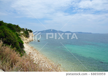 stone beach 68650959