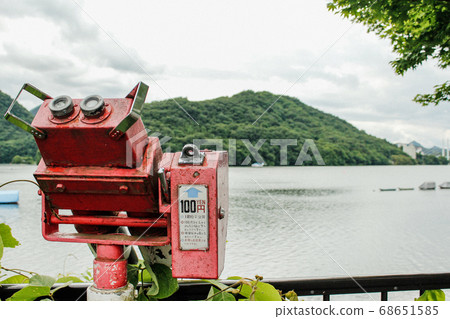 Sagami Lake red binoculars by the lake Sagami Lake red binoculars by the lake 68651585