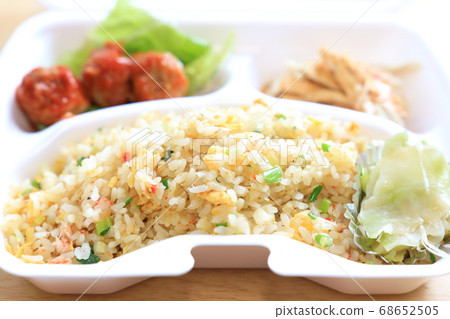 Delicious fried rice takeout Delicious fried rice takeout 68652505