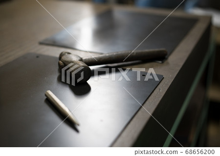 Hammer and punch Hammer and punch 68656200