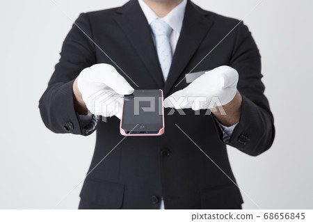 The front staff who passes the things left behind 68656845