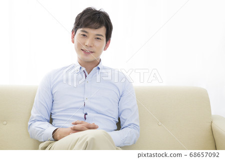 A smiling man 68657092