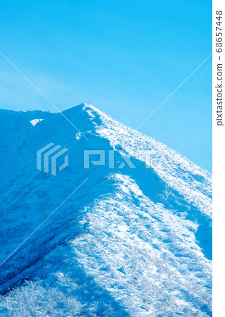 白山的大山北壁雪景 白山的大山北壁雪景 68657448