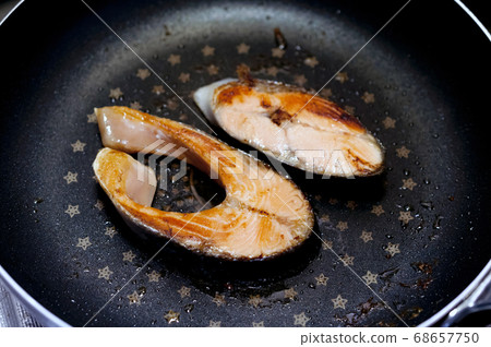 Grilled fish (trout salmon) 68657750