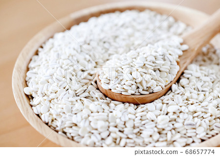 Rolled barley Rolled barley 68657774