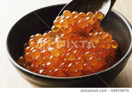 從湯匙中醃製多少醬油 68658078