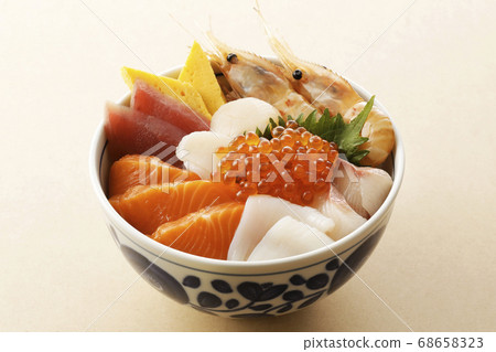 Seafood bowl of seafood 68658323