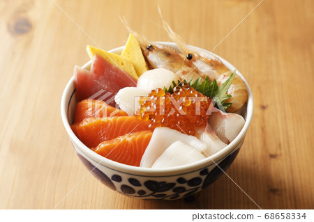 Seafood bowl of seafood 68658334