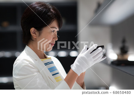 40多歲的女性喜歡購物 40多歲的女性喜歡購物 68658480